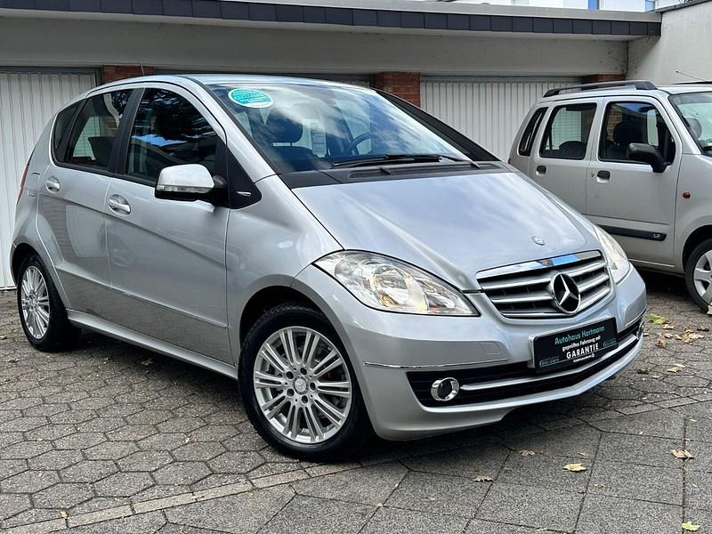 Silber Gebraucht 2009 Mercedes A160 Kleinwagen | 6.950 € (Etwas zu teuer) - Bild 1/4