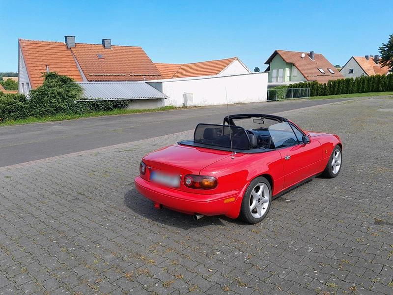 Gebraucht Mazda MX5 90 PS (66 kW) 1996 Rot Cabrio