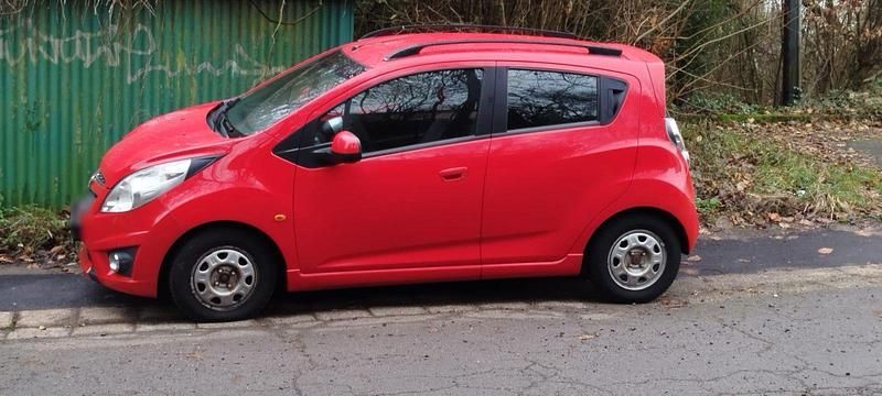 Gebraucht Chevrolet Spark 82 PS (60 kW) 2010 Rot Kleinwagen