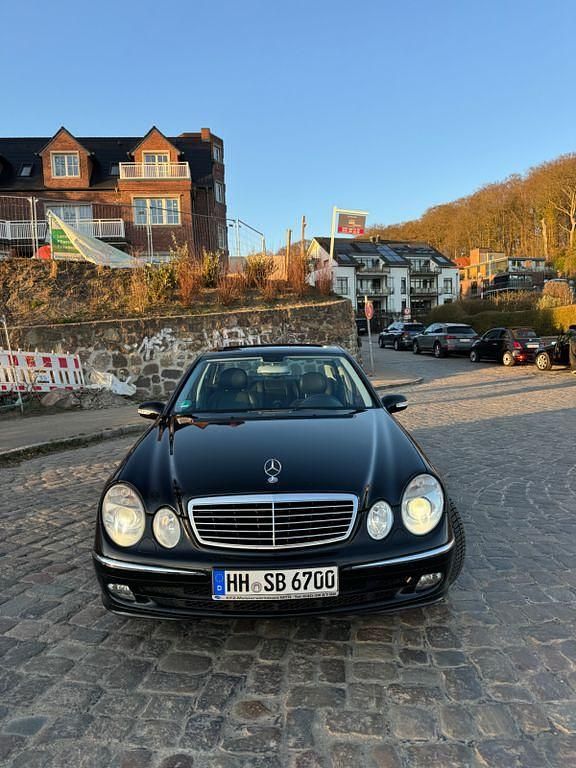 Gebraucht Mercedes E350 Avantgarde 272 PS (200 kW) 2005 Schwarz Limousine
