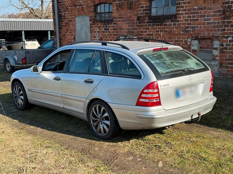 Gebraucht Mercedes C180 140 PS (102 kW) 2003 Silber Kombi