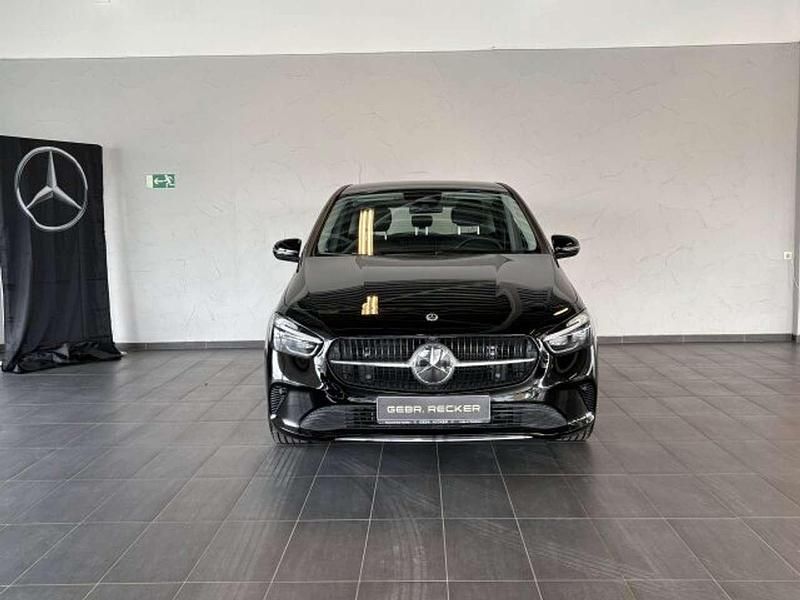 Gebraucht Mercedes B200 Advanced 163 PS (119 kW) 2024 Unilack nachtschwarz Van / Kleinbus