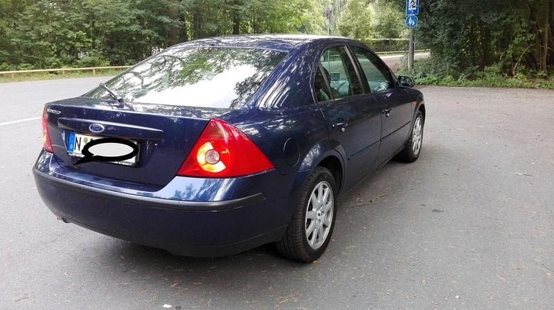 Gebraucht Ford Mondeo Ambiente 145 PS (106 kW) 2003 Blau Limousine