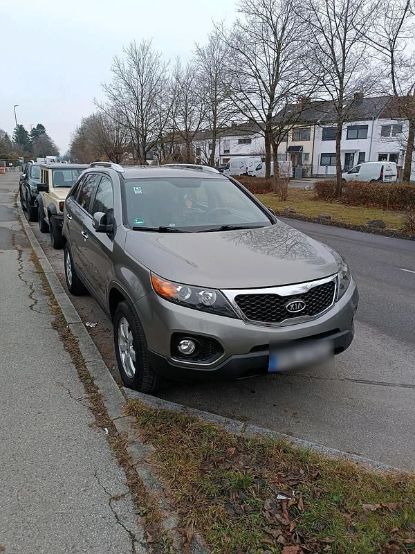 Grau Gebraucht 2012 Kia Sorento SUV | 8.400 € - Bild 1/4