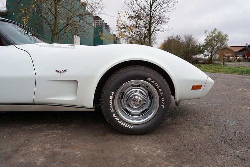Weiß Gebraucht 1977 Corvette C3 Coupé | 38.500 € - Bild 1/4