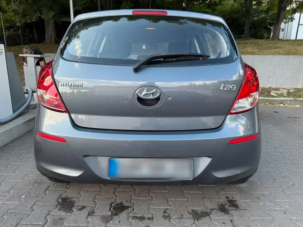 Gebraucht Hyundai i20 86 PS (63 kW) 2014 Grau Kleinwagen