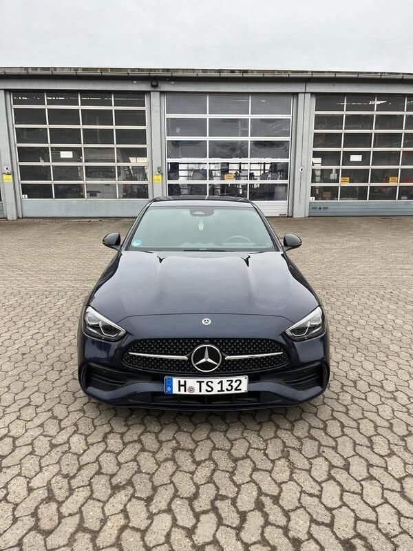 Blau Gebraucht 2022 Mercedes C300 Limousine | 34.999 € (Guter Preis) - Bild 1/4