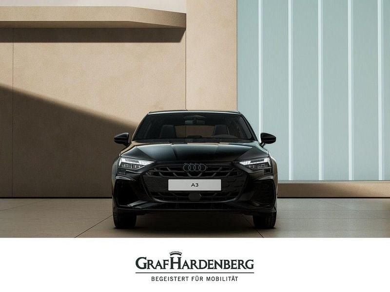 Schwarz Neu 2025 Audi A3 Sportback e-tron S-Line Limousine | 52.653 € - Bild 1/4