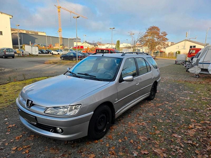 Silber Gebraucht 2000 Peugeot 306 Kombi | 699 € - Bild 1/4