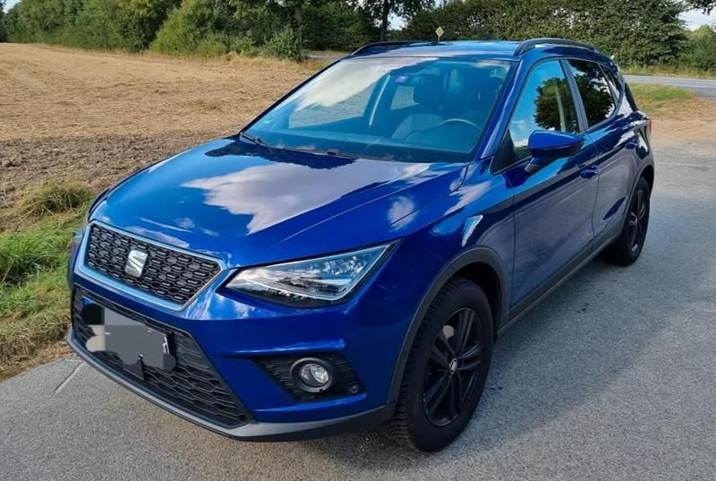 Blau Gebraucht 2018 Seat Arona Style SUV | 8.900 € (Guter Preis) - Bild 1/4