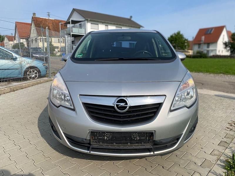 Gebraucht Opel Meriva 110 PS (80 kW) 2012 Silber Van / Kleinbus