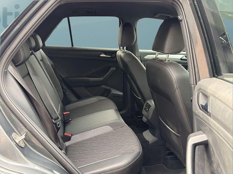 Gebraucht VW T-Roc 150 PS (110 kW) 2025 Grau SUV