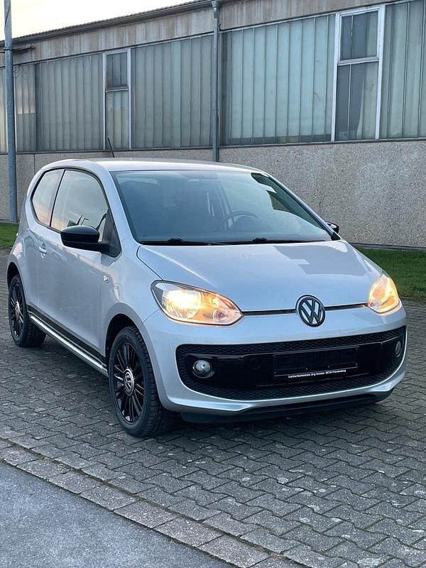Silber Gebraucht 2013 VW up! Sport Kleinwagen | 5.300 € (Etwas zu teuer) - Bild 1/4