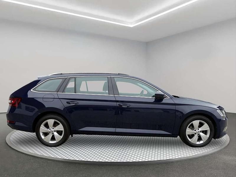 Gebraucht Skoda Superb Style 179 PS (131 kW) 2016 Blau Kombi