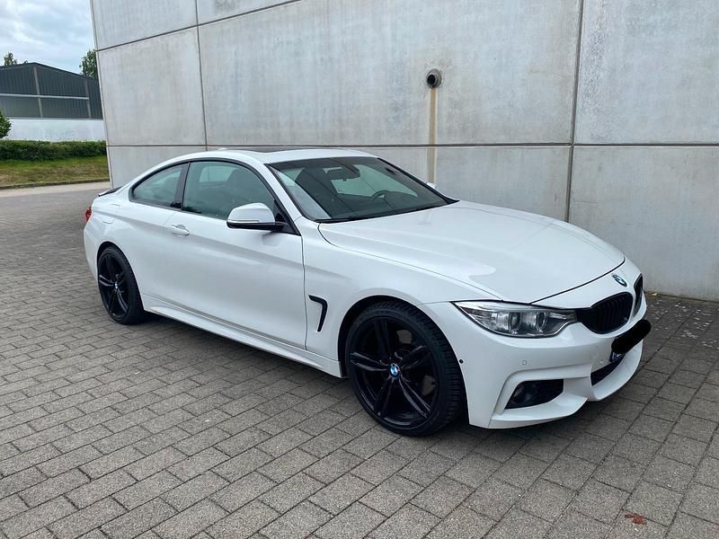 Weiß Gebraucht 2015 BMW 435 M Sport Coupé | 29.999 € (Etwas zu teuer) - Bild 1/4