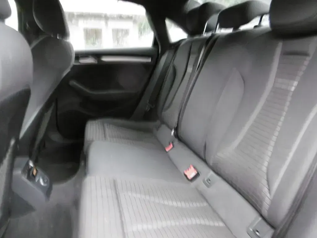 Gebraucht Audi A3 Black Edition 150 PS (110 kW) 2017 Tangorot metallic Limousine