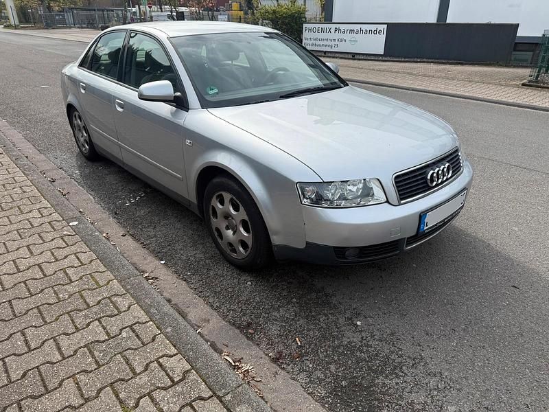 Gebraucht Audi A4 101 PS (74 kW) 2002 Silber Limousine
