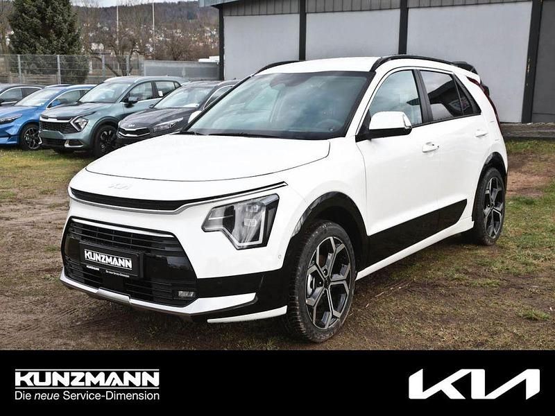 Snow white pearl Neu 2025 Kia Niro Spirit SUV | 37.589 € (Etwas zu teuer) - Bild 1/4