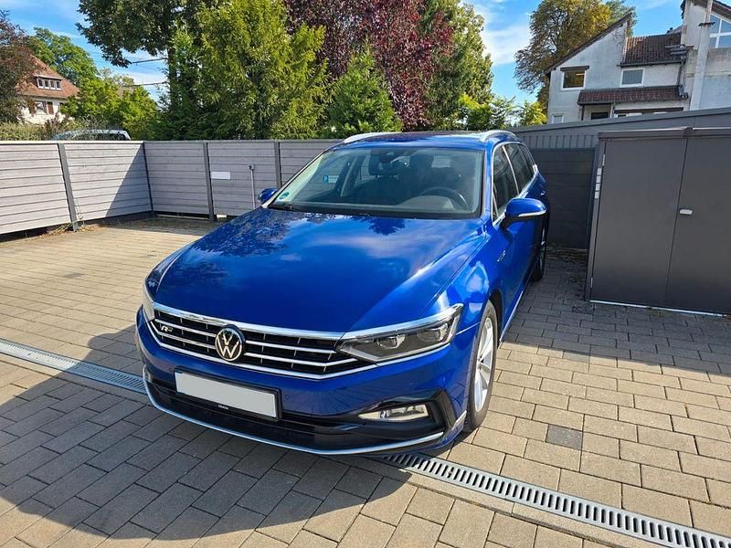 Blau Gebraucht 2020 VW Passat Elegance Kombi | 23.950 € (Fairer Preis) - Bild 1/4