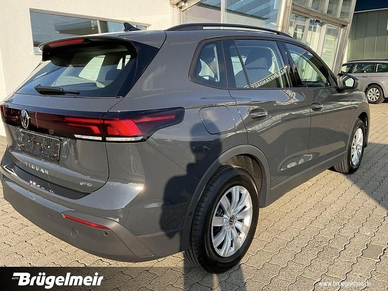 Neu VW Tiguan 131 PS (96 kW) 2026 Grau SUV