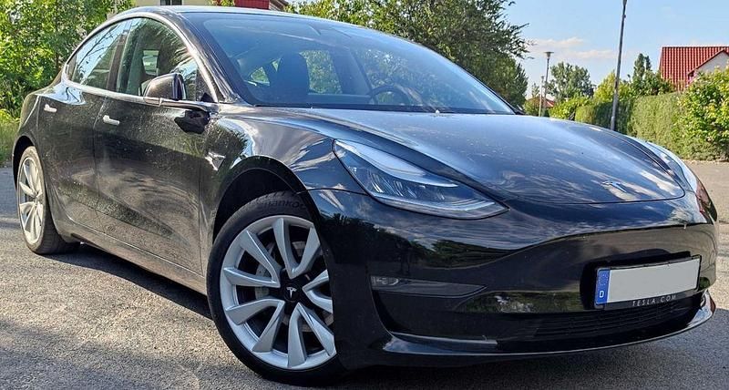 Schwarz Gebraucht 2020 Tesla Model 3 Limousine | 19.900 € (Superpreis) - Bild 1/3
