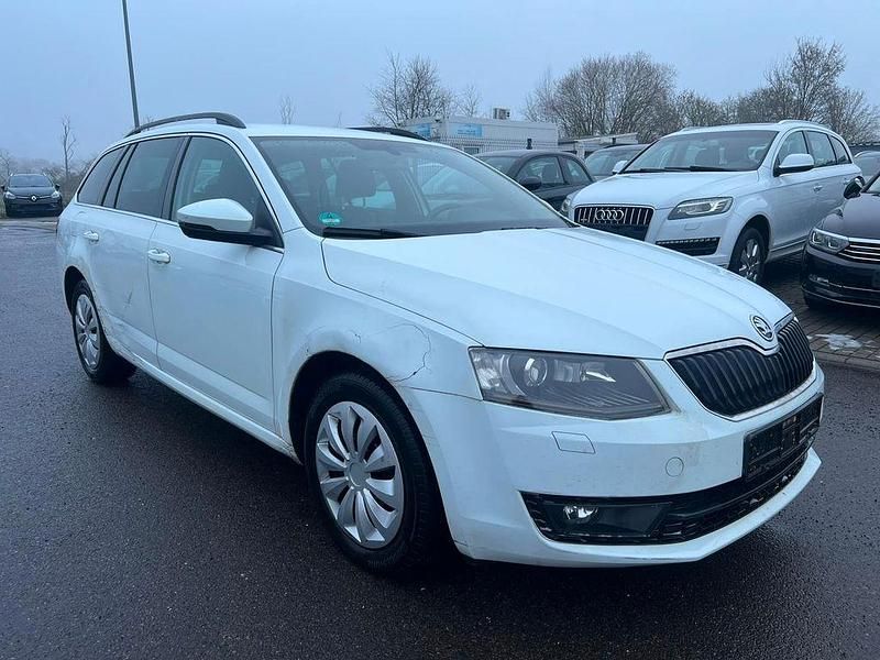Weiß Gebraucht 2017 Skoda Octavia Style Kombi | 5.990 € (Superpreis) - Bild 1/4
