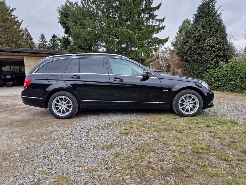 Gebraucht Mercedes 220 170 PS (125 kW) 2011 Schwarz Kombi