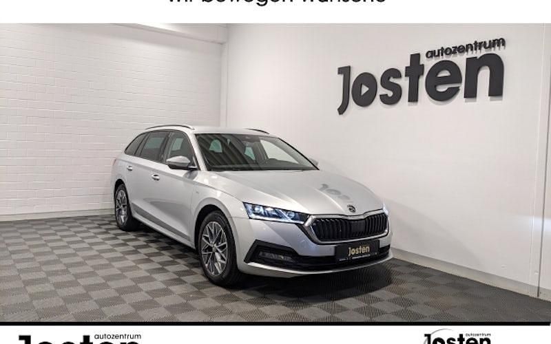 Silber (brilliantsilber metallic) Gebraucht 2023 Skoda Octavia Tour Kombi | 19.690 € (Guter Preis) - Bild 1/4