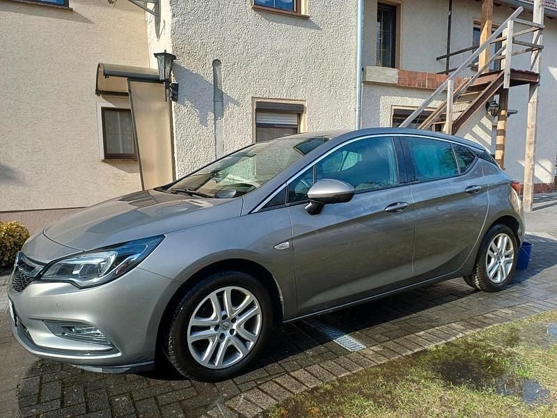 Second-hand Opel Astra 105 CP (77 kW) 2016 Gri Hatchback