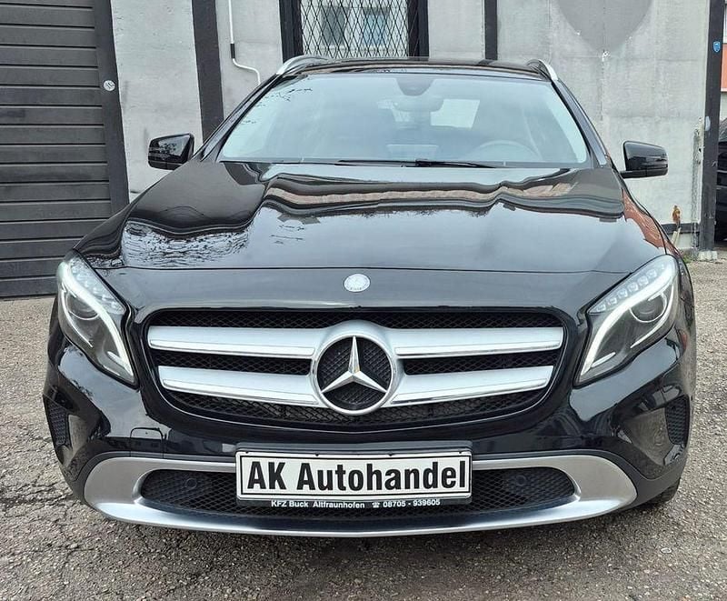 Gebraucht Mercedes GLA200 156 PS (114 kW) 2016 Schwarz SUV