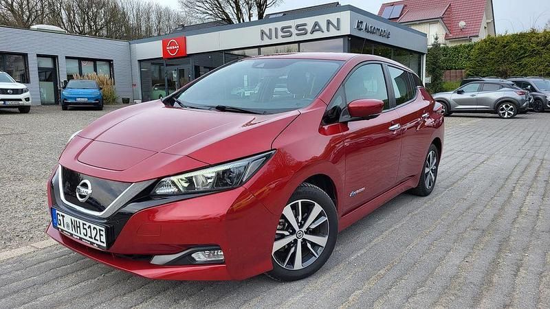 Gebraucht Nissan Leaf 360º 110 kW (150 PS) 2018 Rot Kleinwagen
