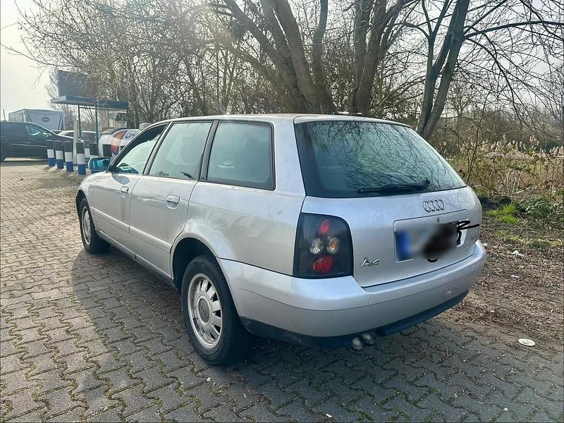Second-hand Audi A4 85 CP (62 kW) 2001 Argintiu Break