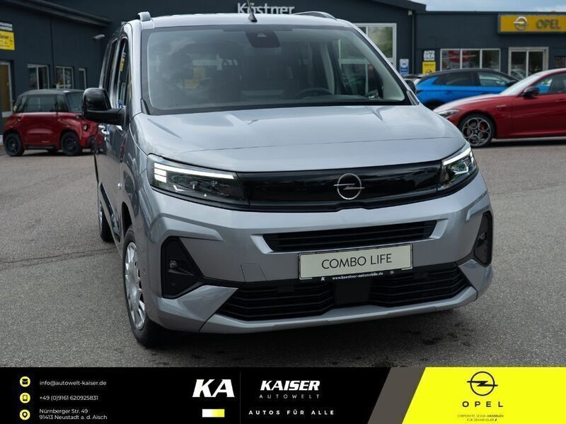 Grau Gebraucht 2024 Opel Combo Life XL Van / Kleinbus | 31.999 € (Teuer) - Bild 1/4