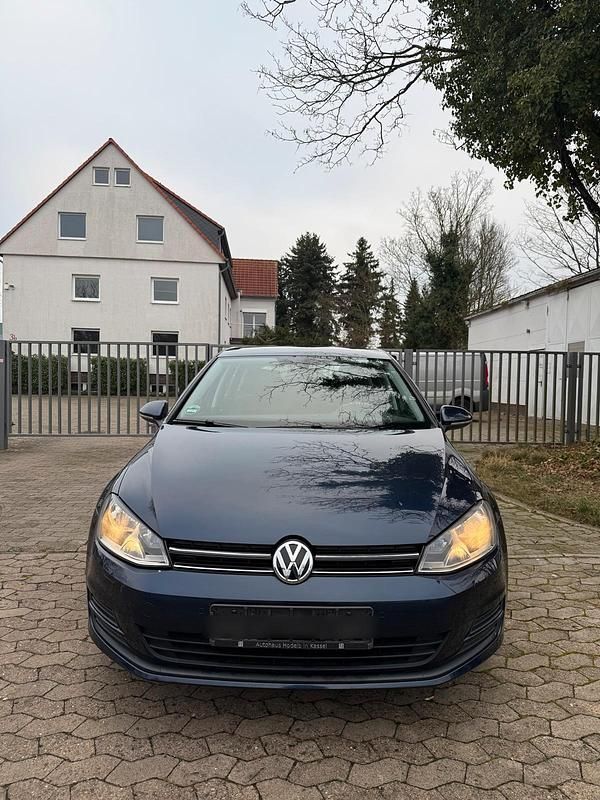 Blau Gebraucht 2014 VW Golf VII Kleinwagen | 9.400 € (Guter Preis) - Bild 1/4