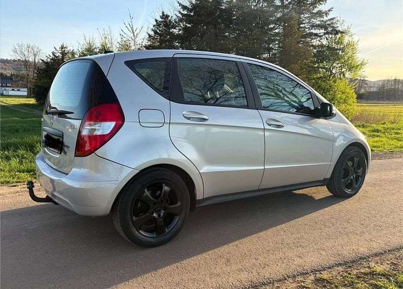 Gebraucht Mercedes A160 95 PS (69 kW) 2009 Silber Kleinwagen