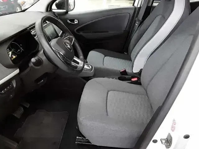 Second-hand Renault Zoe Evolution 80 kW (110 CP) 2023 Alb Hatchback