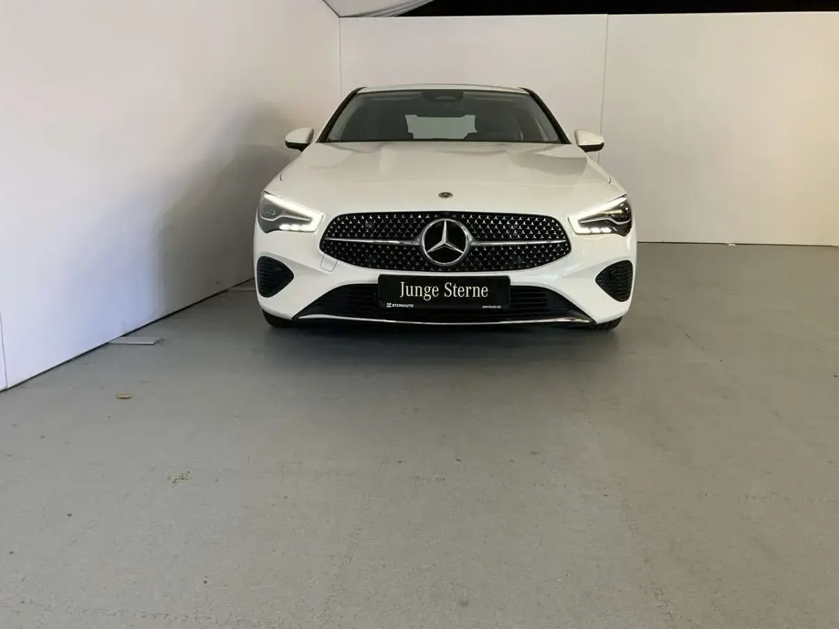 Gebraucht Mercedes CLA180 Progressive 136 PS (100 kW) 2025 Polarweiß uni Coupé