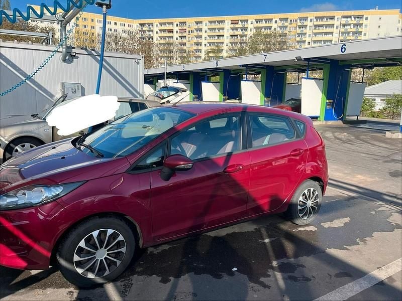 Usata Ford Fiesta 82 CV (60 kW) 2009 Rosso Utilitaria