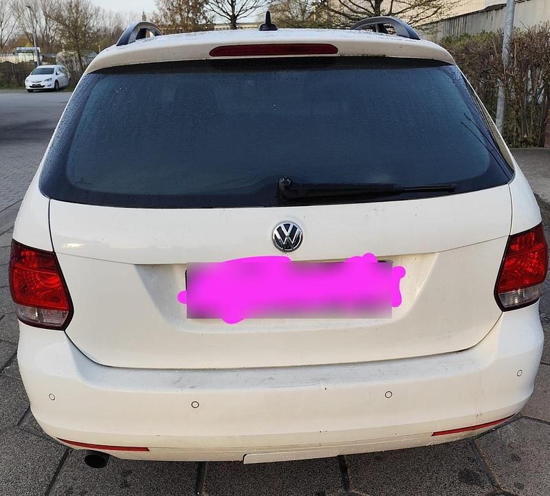 Second-hand VW Golf VII 2012 Alb Berlinǎ