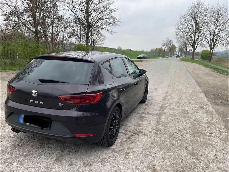 Gebraucht Seat Leon FR 150 PS (110 kW) 2017 Violet Limousine