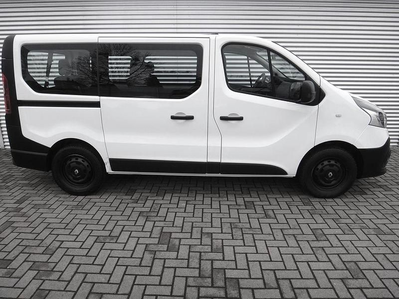 Gebraucht Renault Trafic 95 PS (69 kW) 2017 Weiß Van / Kleinbus