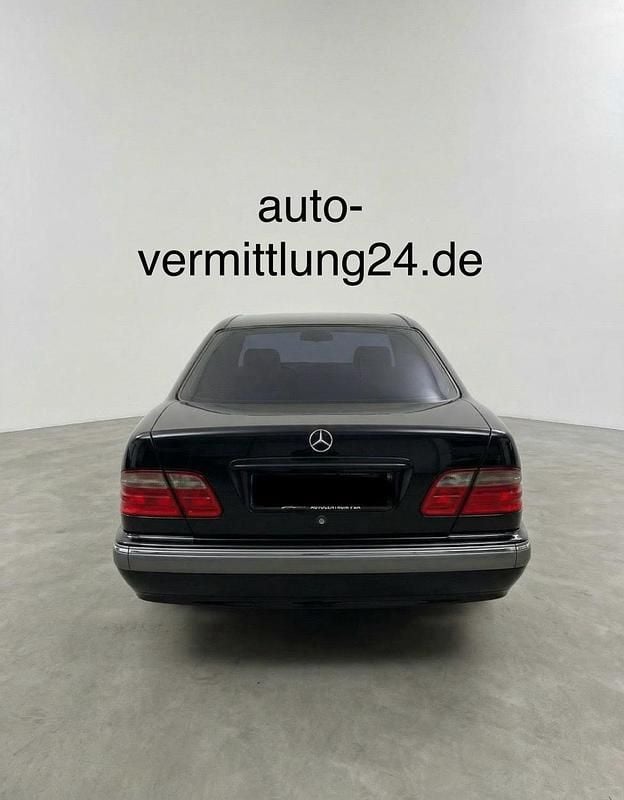 Gebraucht Mercedes E430 Elegance 279 PS (205 kW) 2000 Schwarz Limousine