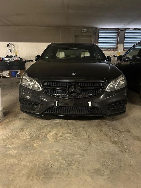 Schwarz Gebraucht 2013 Mercedes E350 Limousine | 17.000 € (Fairer Preis) - Bild 1/4