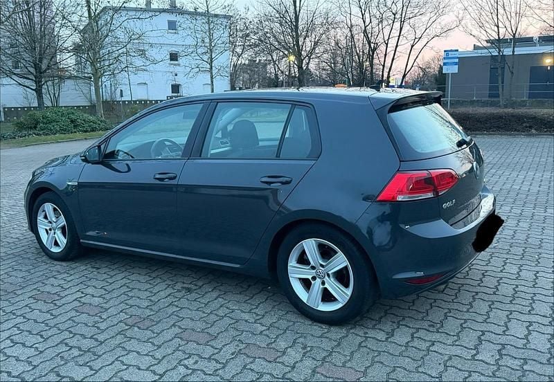 Gebraucht VW Golf VII Trendline 110 PS (80 kW) 2015 Grau Limousine