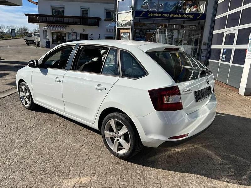 Gebraucht Skoda Rapid 110 PS (80 kW) 2018 Weiß Kleinwagen
