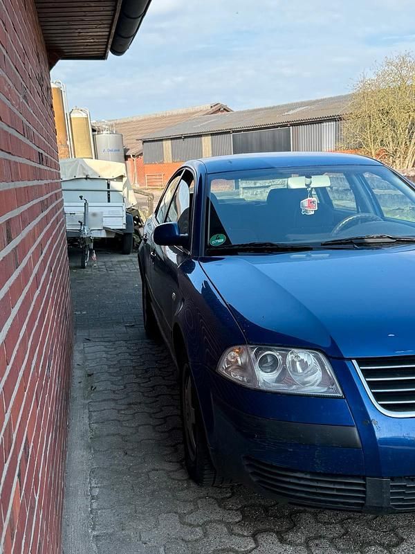 Gebraucht VW Passat 130 PS (95 kW) 2001 Blau Limousine
