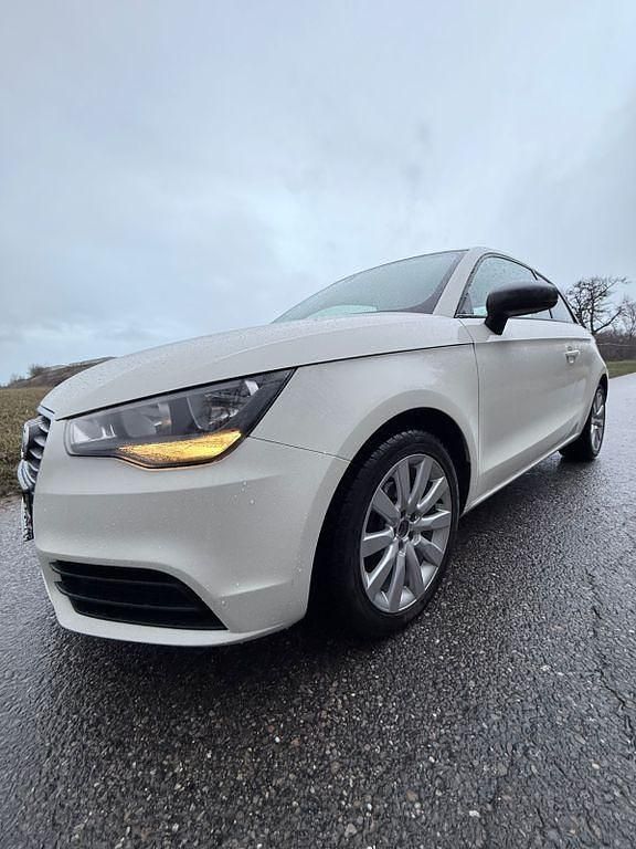 Gebraucht Audi A1 Ambition 86 PS (63 kW) 2012 Weiß Kleinwagen