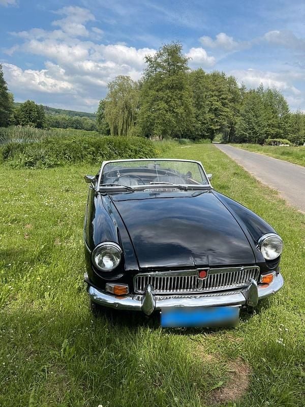 Second-hand MG B 95 CP (69 kW) 1968 Negru Cabrio