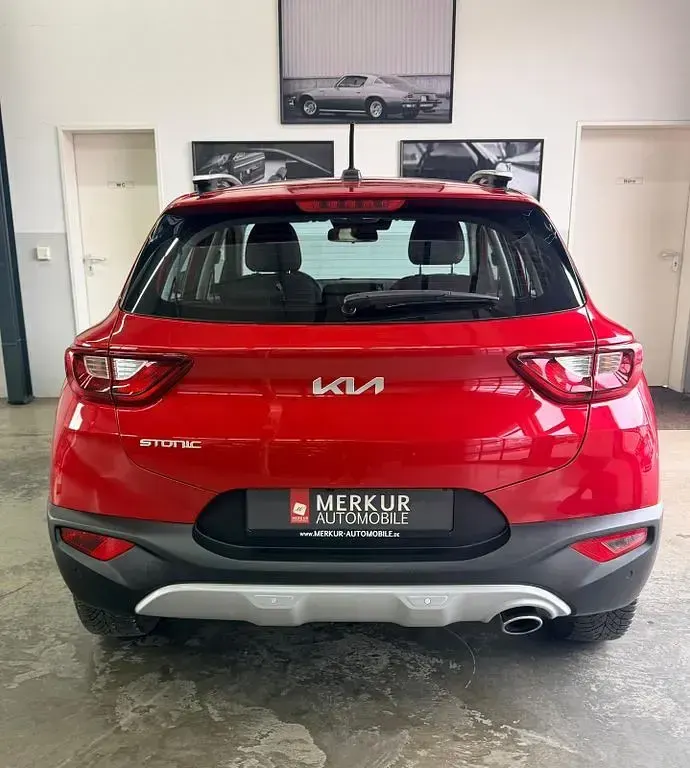 Gebraucht Kia Stonic 101 PS (74 kW) 2023 Signalrot SUV