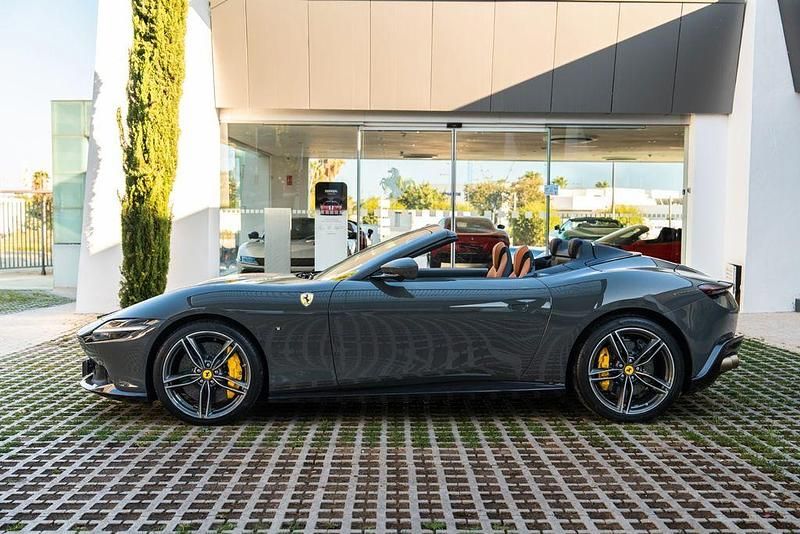 Second-hand Ferrari Roma 620 CP (456 kW) 2025 Gri Cabrio